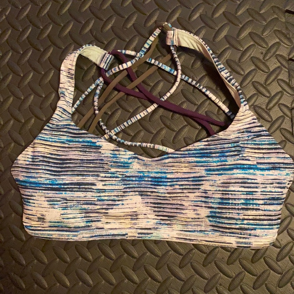 Lululemon free to be bra